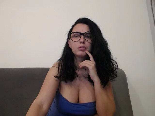 Live sex webcam photo for HotErikka #271683530