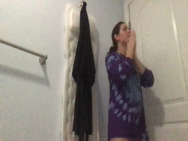 Live sex webcam photo for EmmyLove #271680546