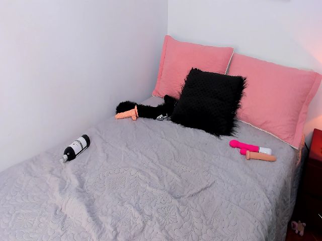 Live sex webcam photo for Alexajr #271680588