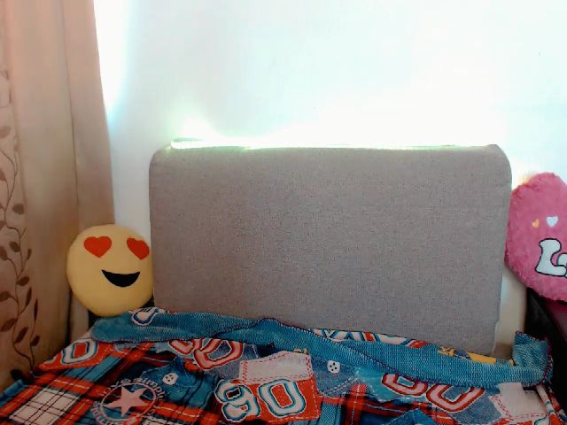Live sex webcam photo for RosaLise #271678535
