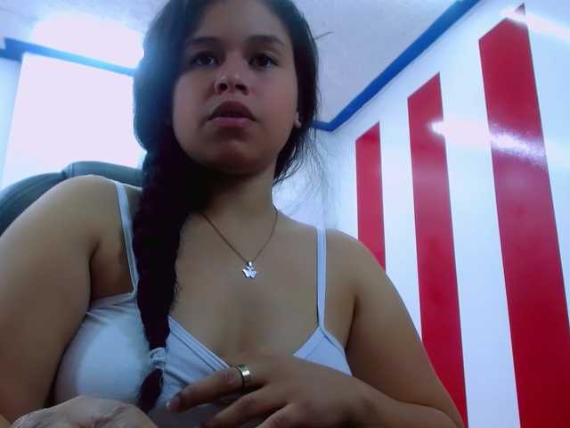 Live sex webcam photo for JaneKnox #271682942