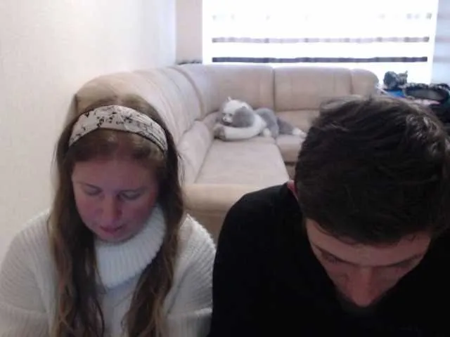 Live sex webcam photo for PeterAndJenda #271682163