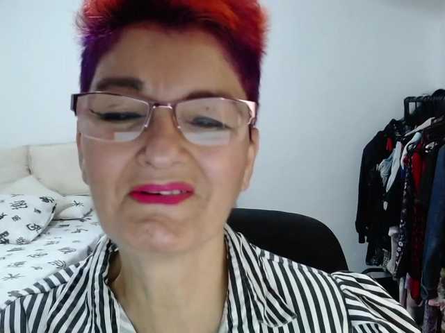 Live sex webcam photo for bety-cum2 #288017324