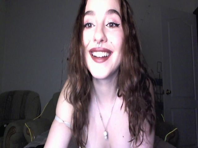 Live sex webcam photo for AliceHoliday #271683954