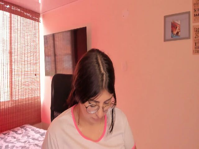 Live sex webcam photo for Miss_Sami #271684746