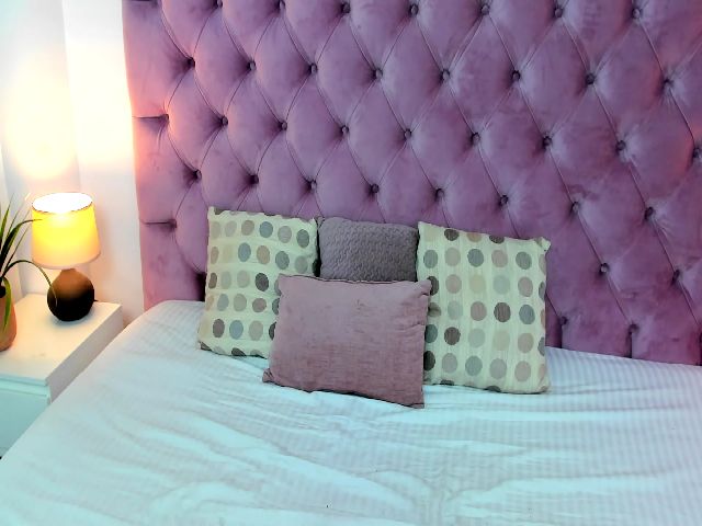 Live sex webcam photo for RaelynCroftsX #271678196