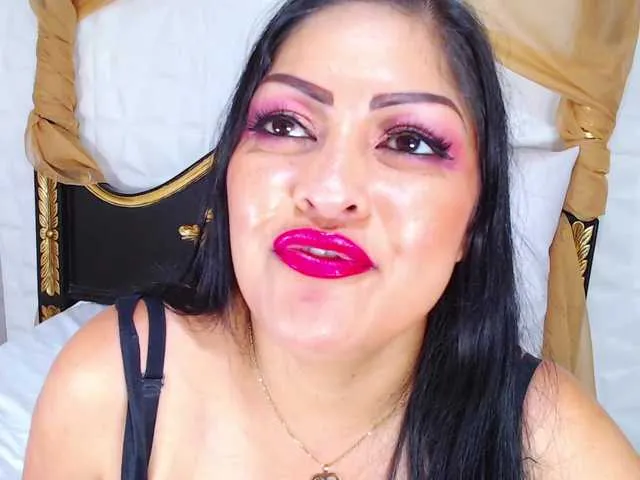 Live sex webcam photo for JuliaHaye #271680060