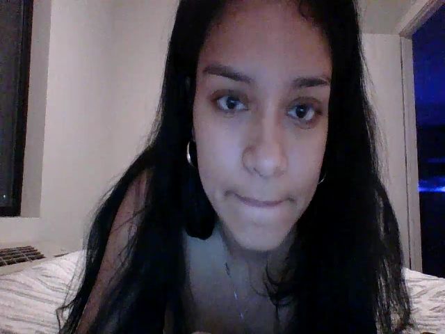 Live sex webcam photo for Adrianaxo1 #271677146