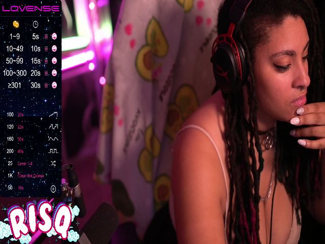 Live sex webcam photo for RisqueeSlayyy #271678511