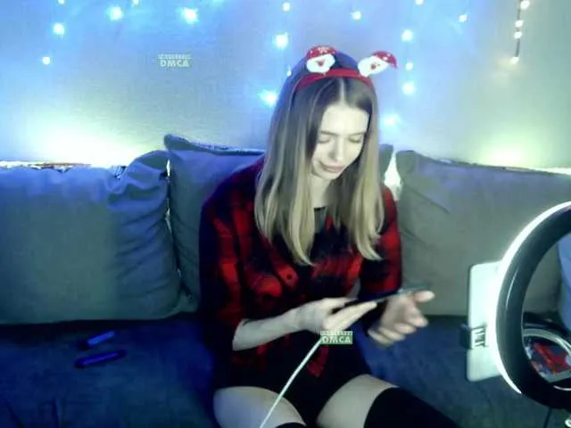 Live sex webcam photo for Evelyn-7 #271676228