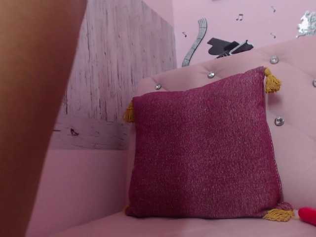 Live sex webcam photo for ILLYWINE0 #271676471