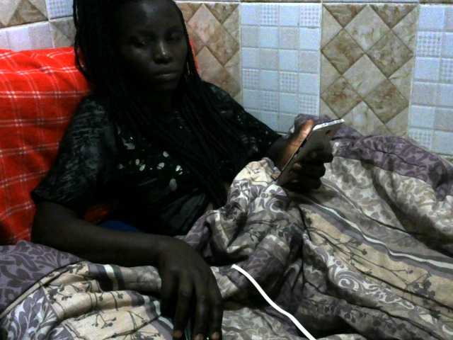 Live sex webcam photo for sexyblack-G #271680151