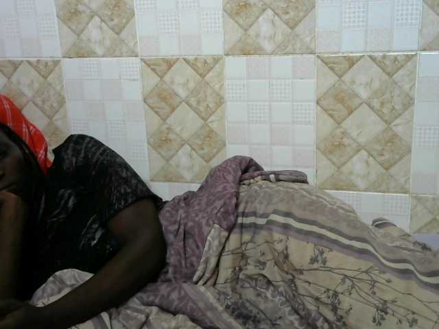 Live sex webcam photo for sexyblack-G #271682858