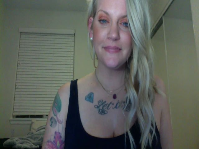 Live sex webcam photo for Lady_Landon #271680331