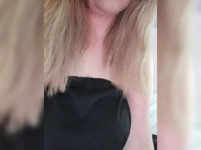 Live sex webcam photo for ---online--- #290606367