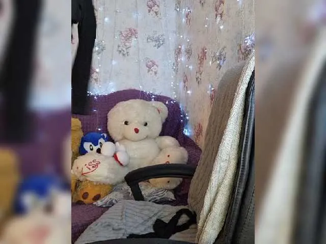 Live sex webcam photo for --ALEKSA- #277674295