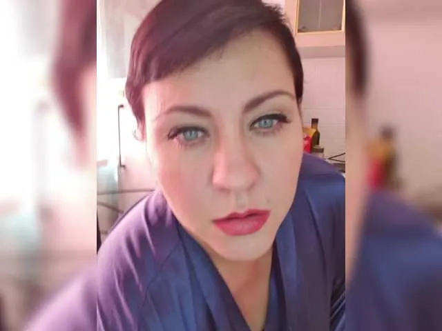 Live sex webcam photo for --ALEKSA- #291680037