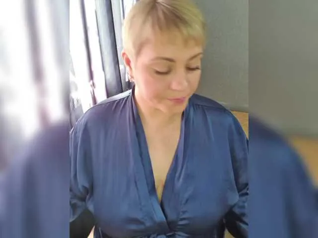 Live sex webcam photo for --ALEKSA- #292047477