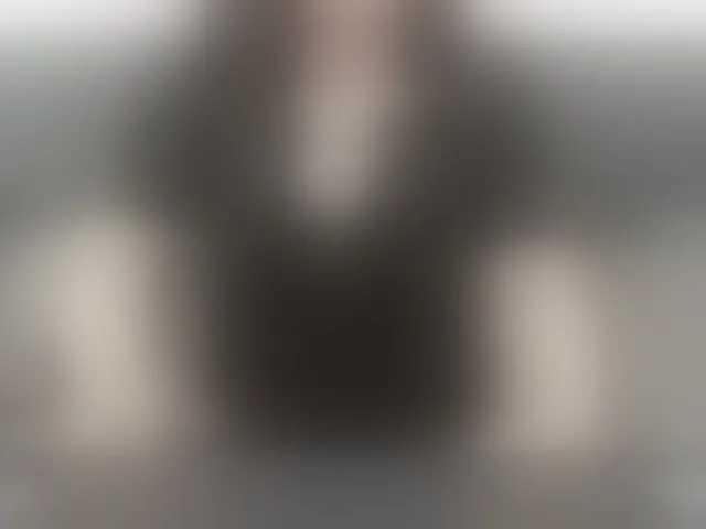Live sex webcam photo for --Luna-- #292680528