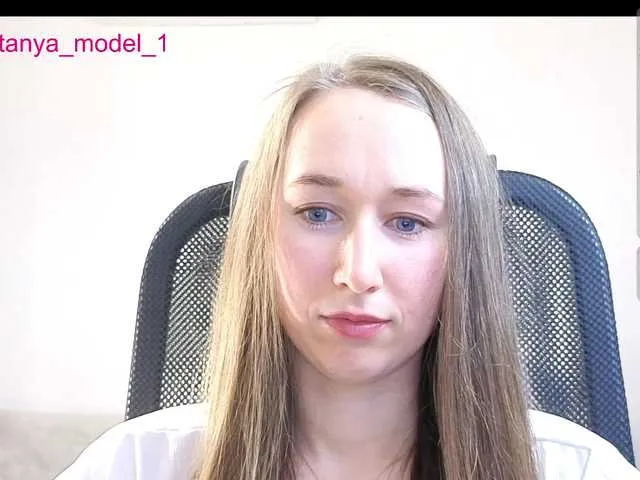 Live sex webcam photo for --MODEL--1 #292358660