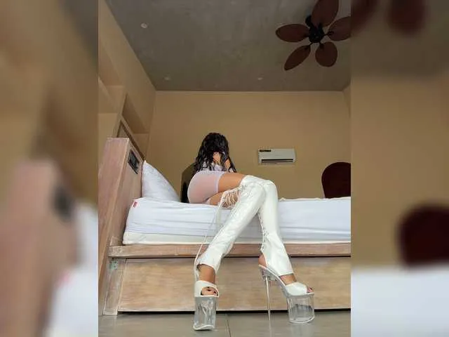 Live sex webcam photo for --SATIVA-- #294012258