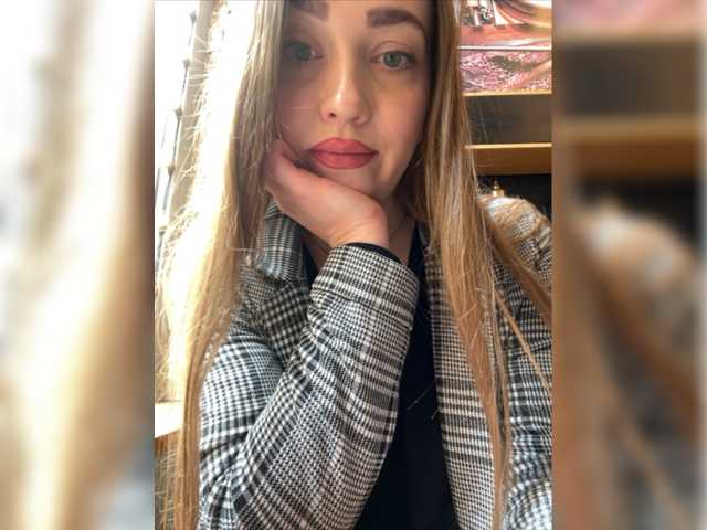 Live sex webcam photo for -A-L-I-C-E- #277764928