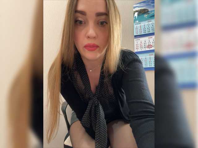 Live sex webcam photo for -A-L-I-C-E- #277791273