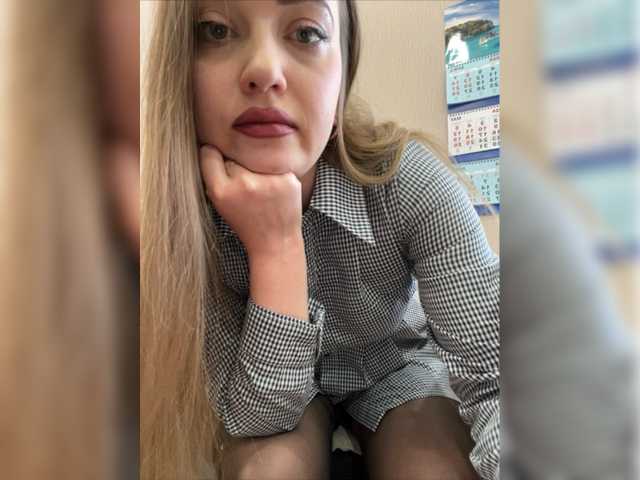 Live sex webcam photo for -A-L-I-C-E- #277958644