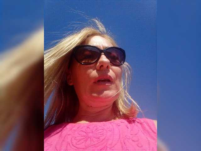 Live sex webcam photo for -AMELIA- #273975760