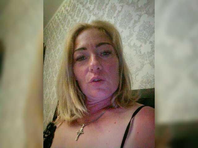 Live sex webcam photo for -AMELIA- #273981040