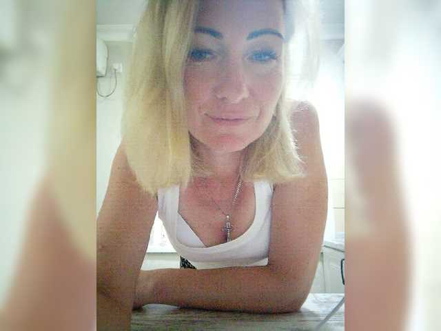 Live sex webcam photo for -AMELIA- #274022958