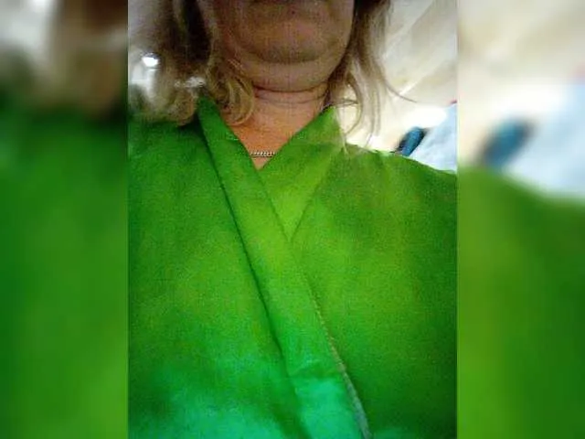 Live sex webcam photo for -AMELIA- #275068952