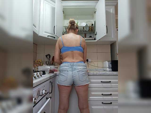 Live sex webcam photo for -AMELIA- #275462138