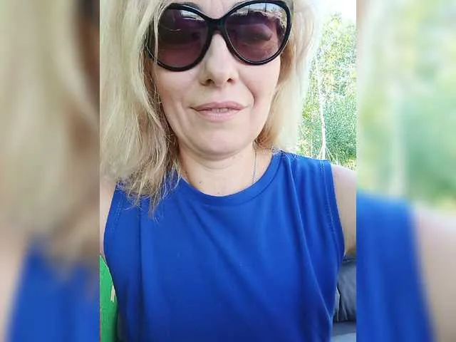 Live sex webcam photo for -AMELIA- #275973152