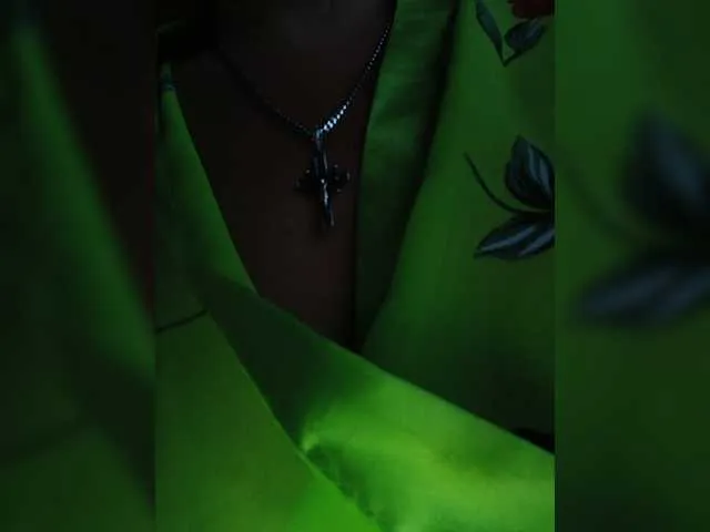 Live sex webcam photo for -AMELIA- #276095661