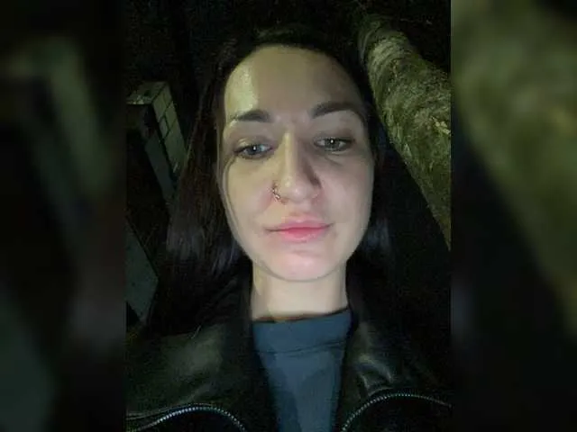 Live sex webcam photo for -ANN- #273053983