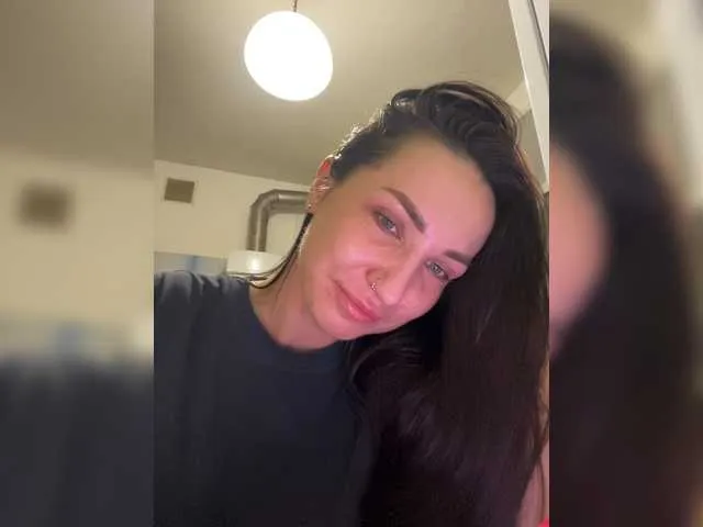 Live sex webcam photo for -ANN- #273121857