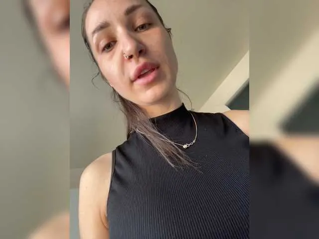 Live sex webcam photo for -ANN- #273197065