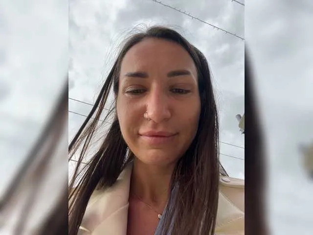 Live sex webcam photo for -ANN- #273811786