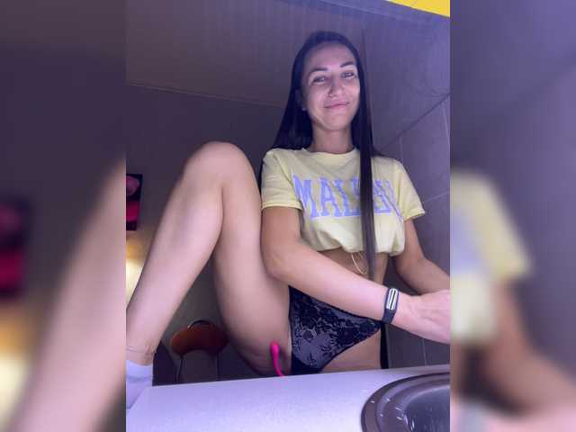 Live sex webcam photo for -ANN- #274343588
