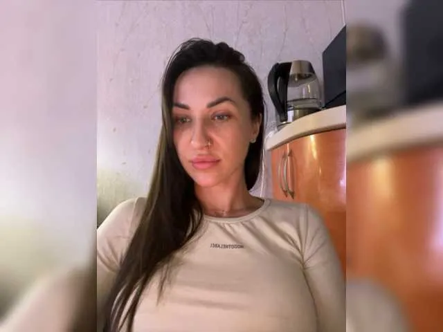 Live sex webcam photo for -ANN- #276163812