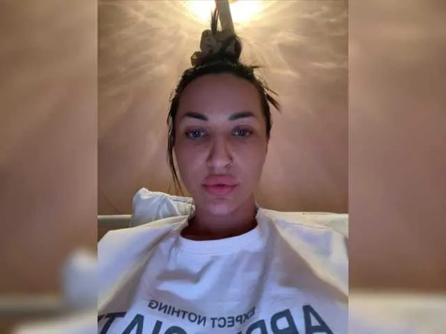 Live sex webcam photo for -ANN- #276263955