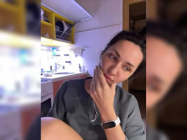 Live sex webcam photo for -ANN- #276427427