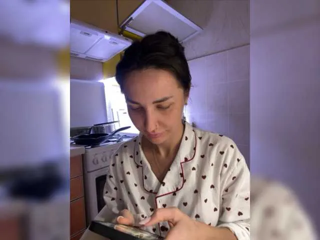Live sex webcam photo for -ANN- #276479215