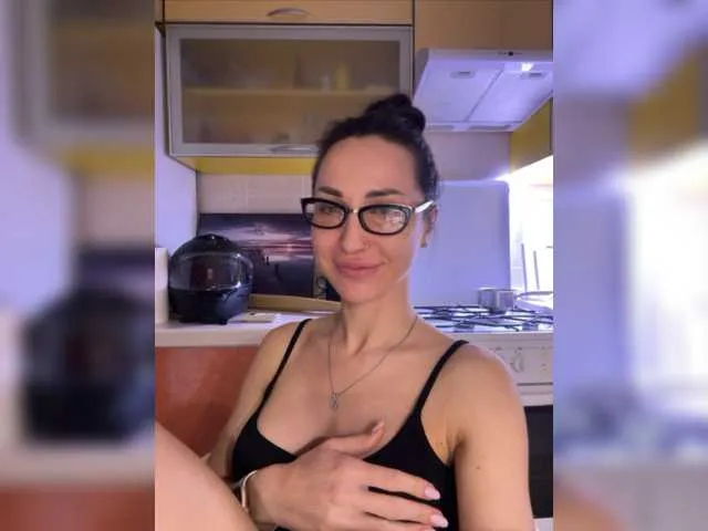 Live sex webcam photo for -ANN- #276552191