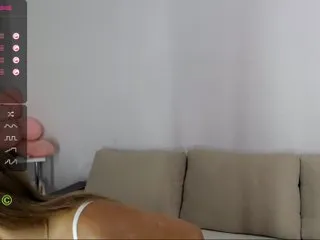 Live sex webcam photo for -Aisha- #183246819