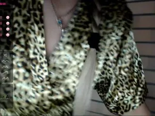 Live sex webcam photo for -Aisha- #183494460