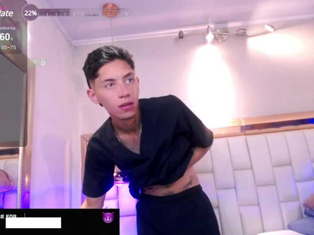 Live sex webcam photo for -Alan18- #277667961