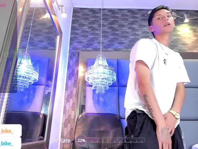 Live sex webcam photo for -Alan18- #277754336