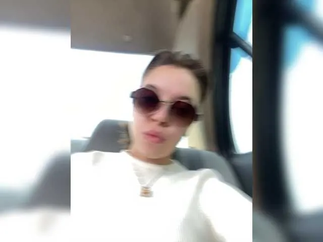 Live sex webcam photo for -Alessandra #276167909